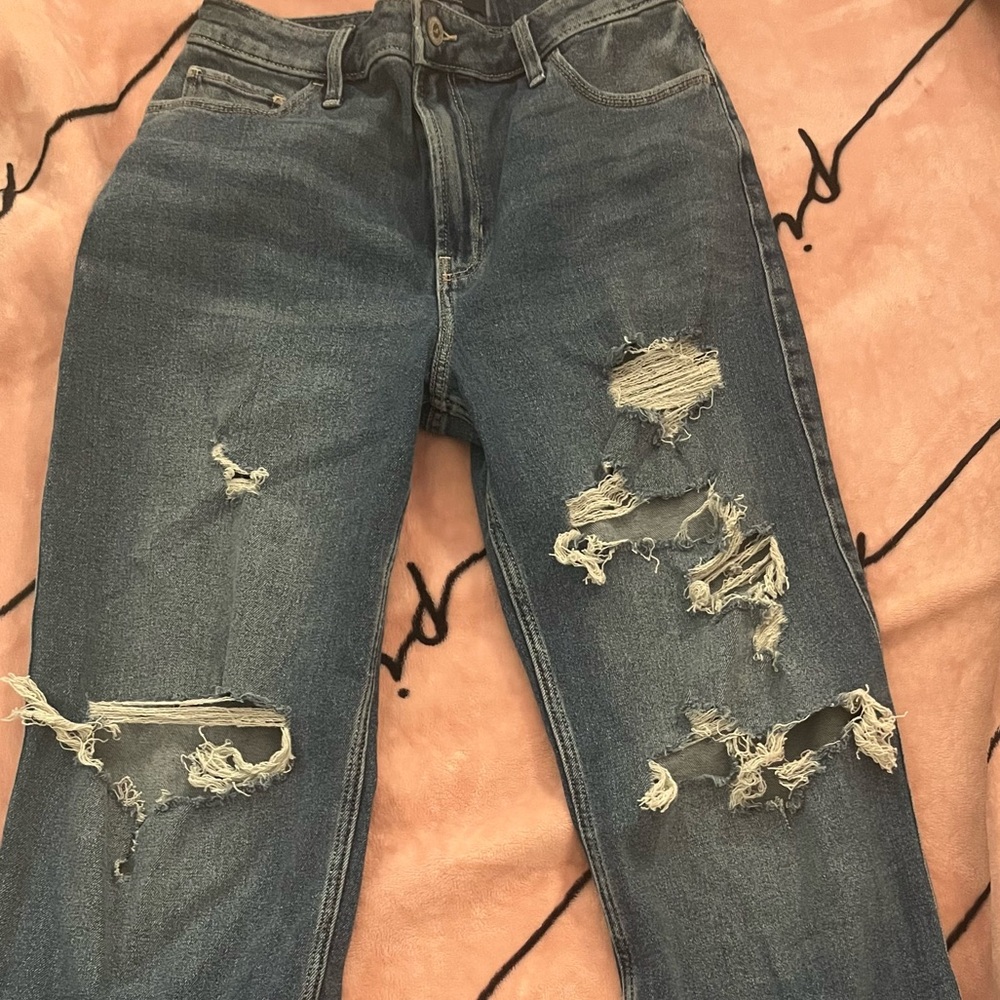Hollister ripped jeans size 8